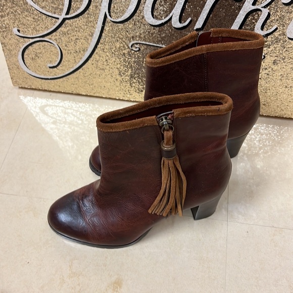 Lauren Ralph Lauren Carah tassel boots, size 6.5, NWT - Picture 3 of 16